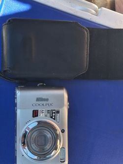 Nikon Coolpix 8MP Digital Camera with Case