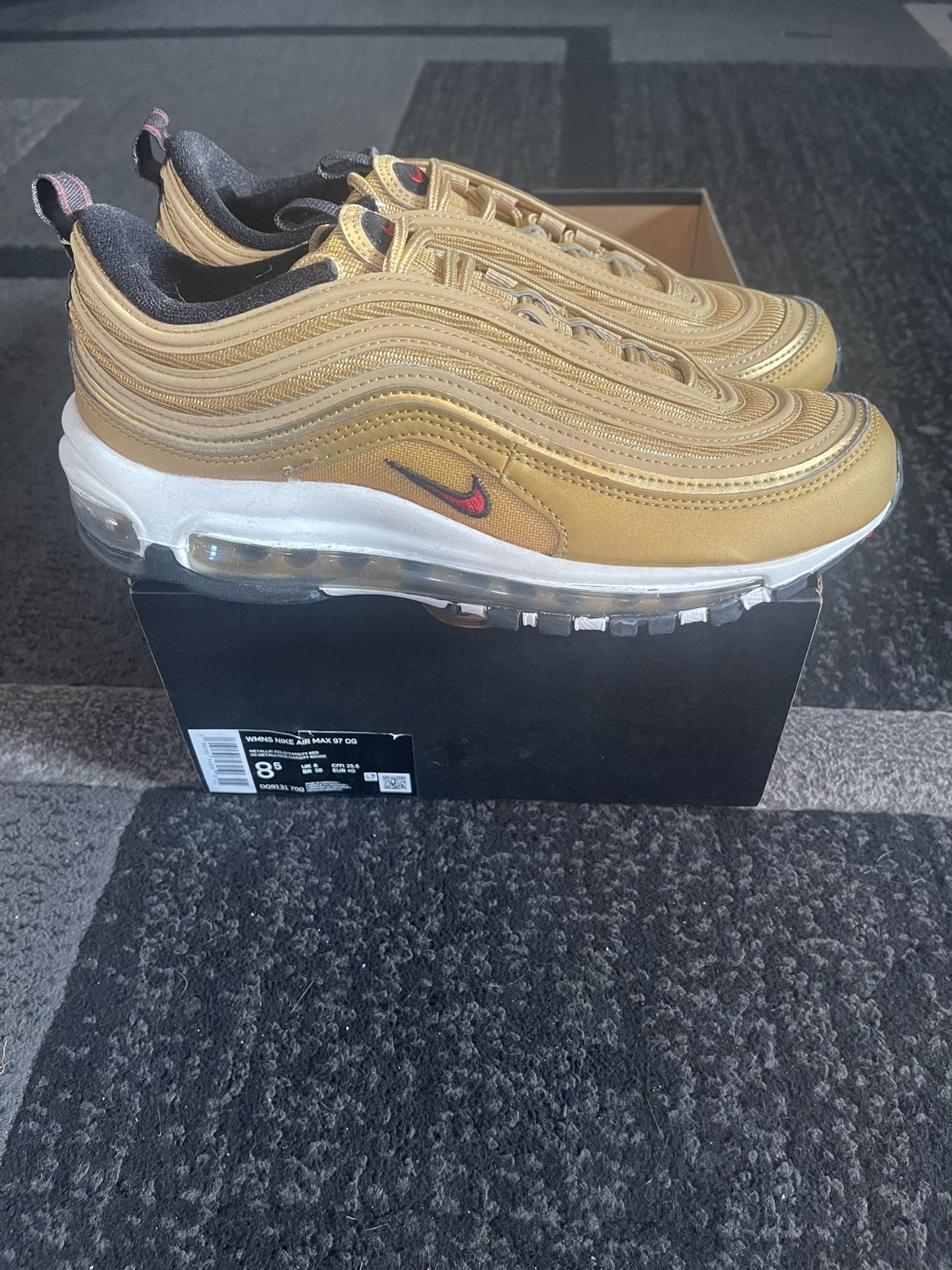 Woman’s Nike Air Max 97