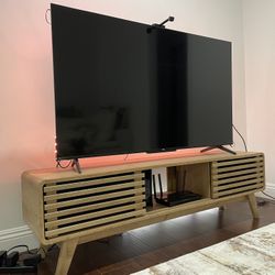 “MOVING SALES”– Mid-Century TV Stand / Media Console