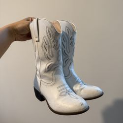 White Cowgirl Boots 