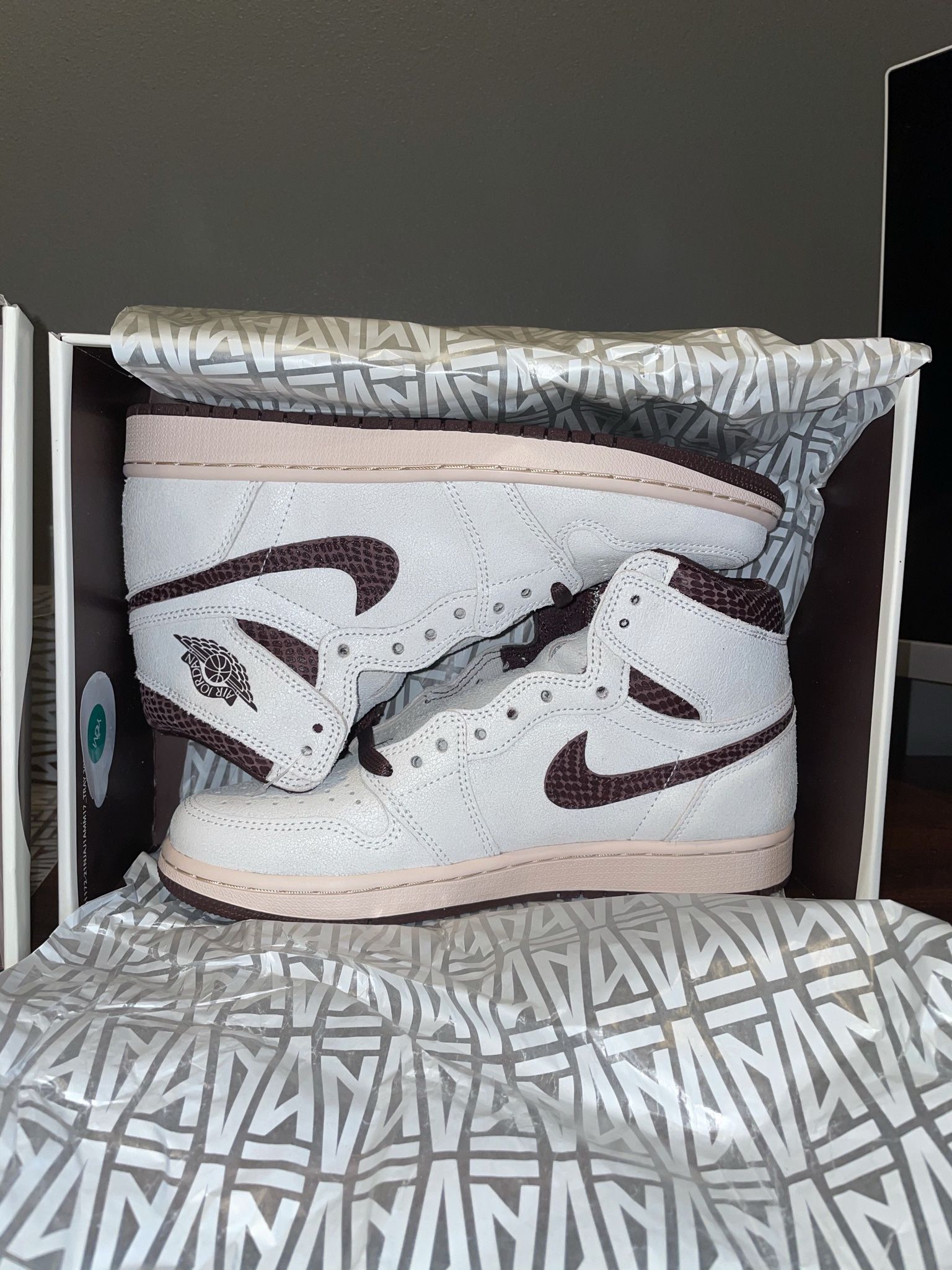 Jordan 1 Retro High OG A Ma Maniére 8.5