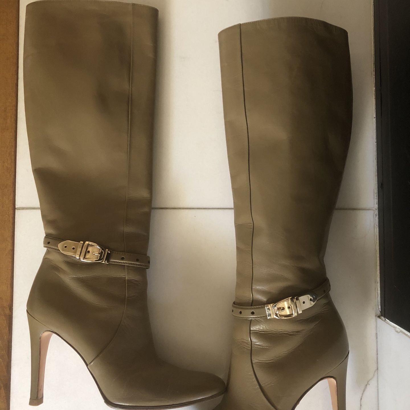 Women Authentic Gucci Knee High Boots Size 7