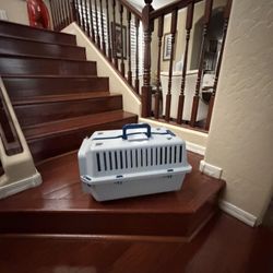 Van ness calm carrier in excellent condition