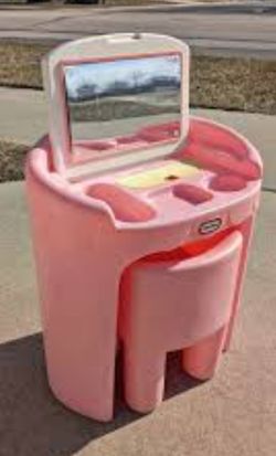 VINTAGE VANITY