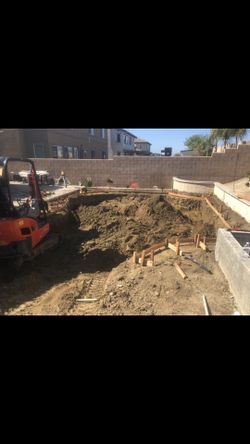 Free Dirt And Free Delivery ..  100 Yards An Up  Corona Área Only 