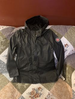 New Woman’s Madden Jacket Size Small 