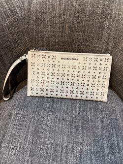 Michael Kors XL Zip Clutch