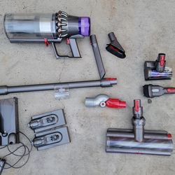 Dyson Oversized Stick Vacuum V11