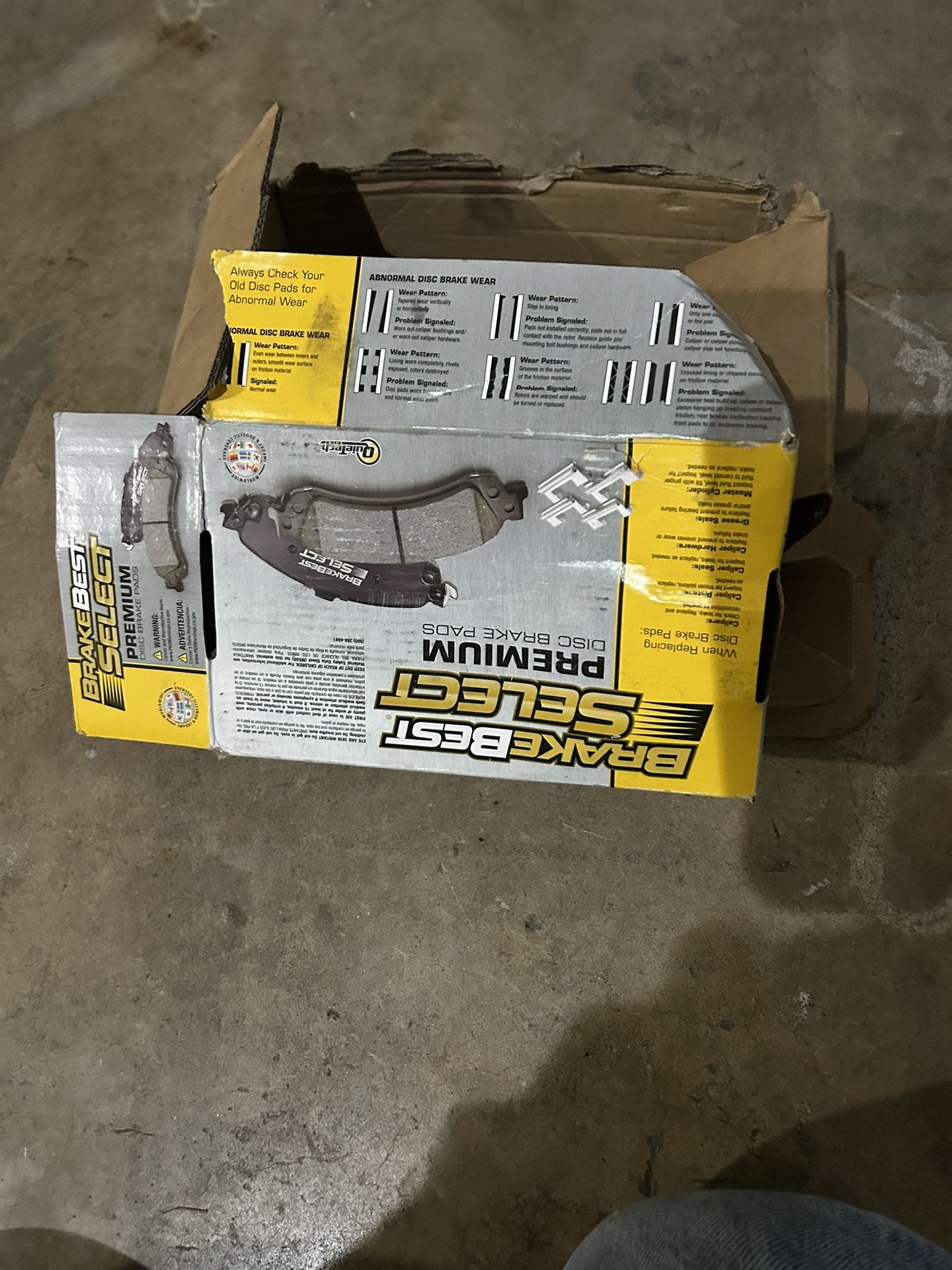 Front Brake Pads  GMC Sierra Silverado
