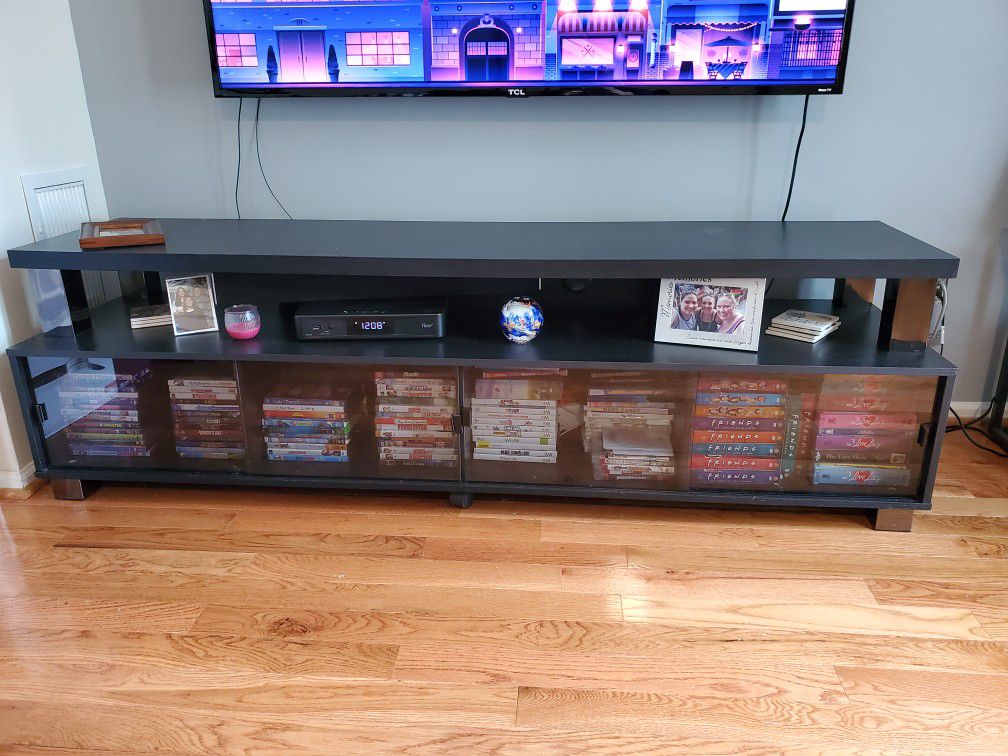 TV stand (like new)