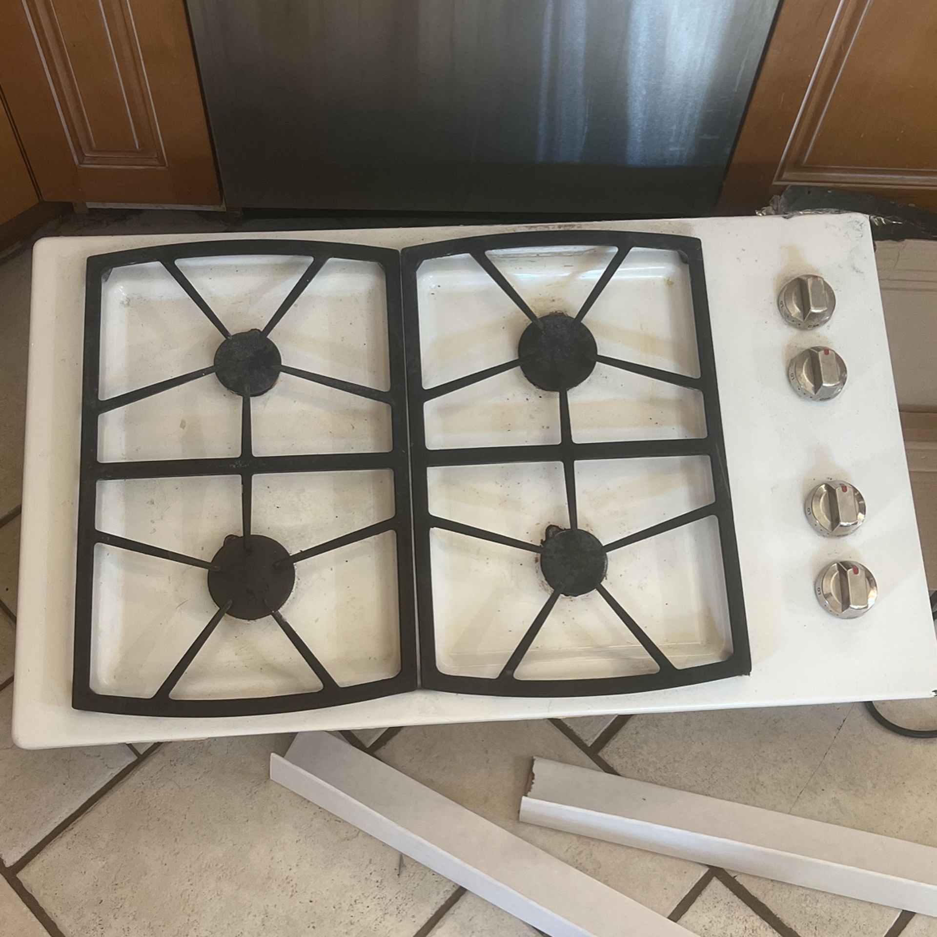 36 Inch Gas Cooktop White