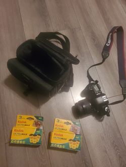 Cannon Camera. With Caring Bag. 