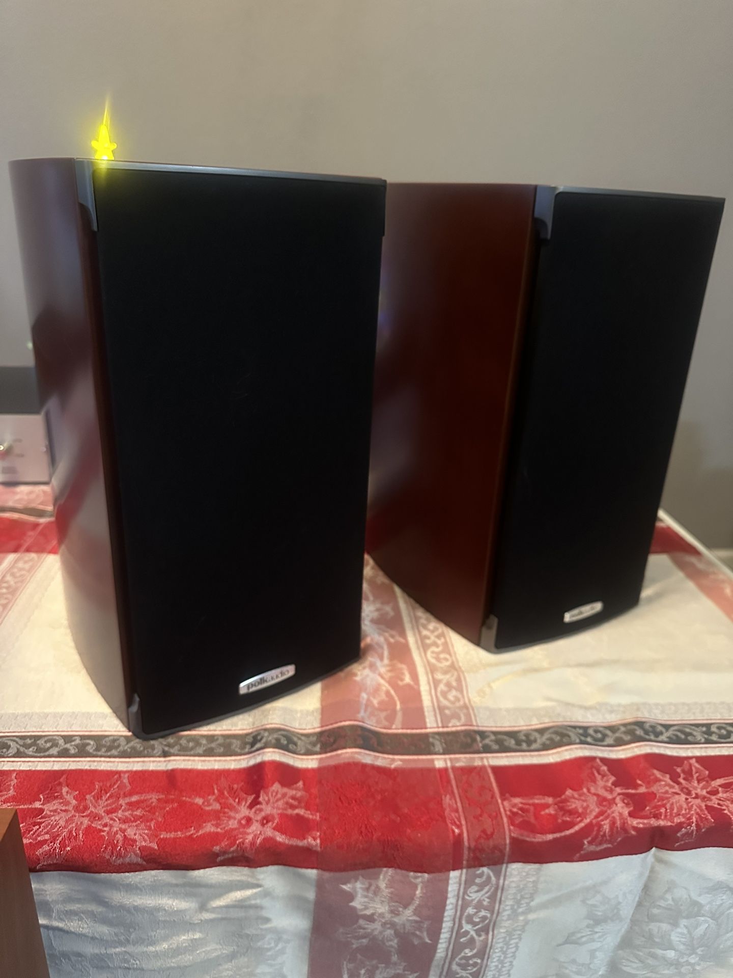 POLK AUDIO BOOKSHELF SPEAKERS - NEW!