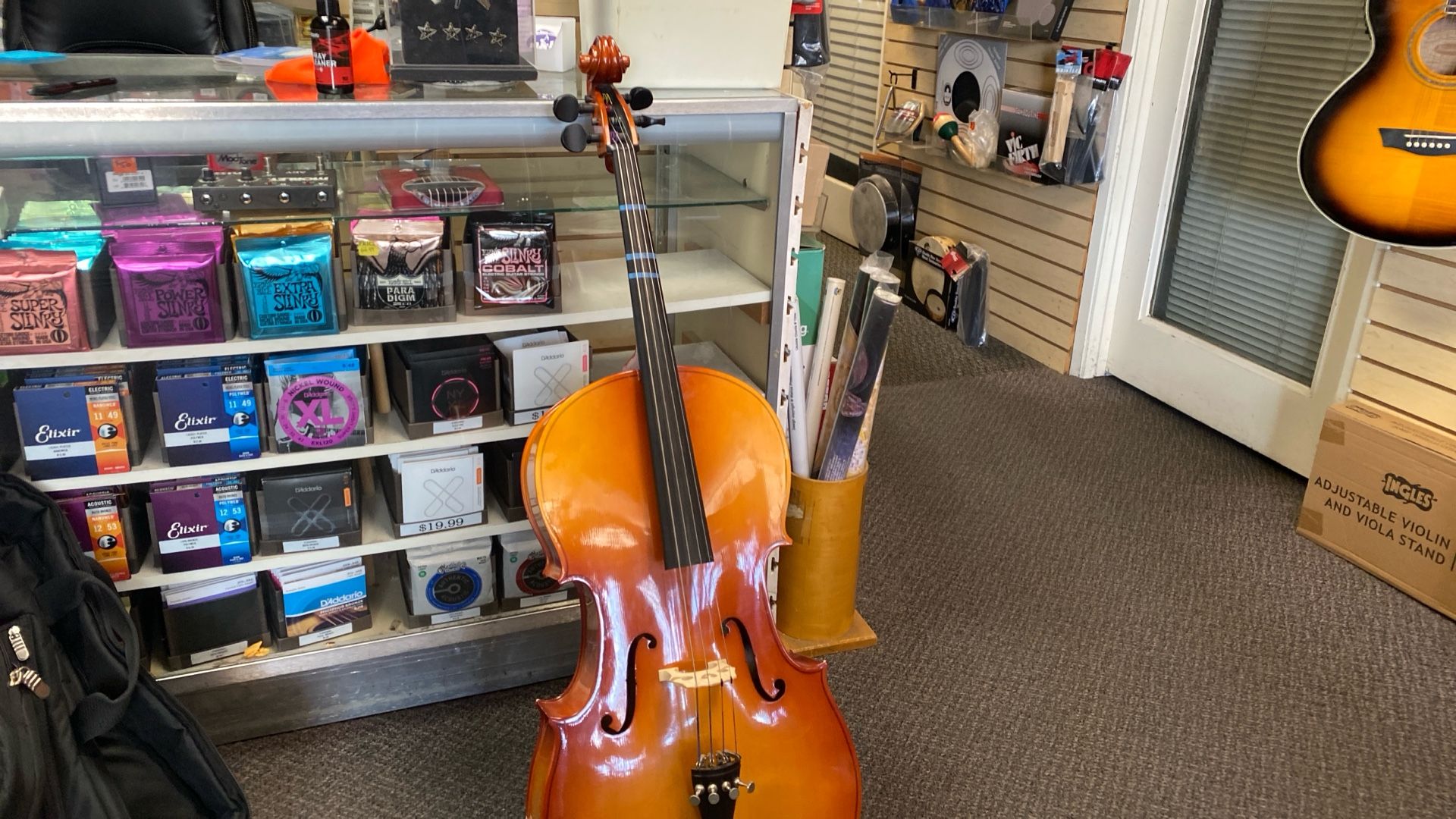 Cello 1/2 Size.  Leon Aubert 