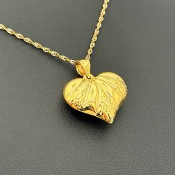 14k solid yellow gold Heart pendant charm 2.5 grams