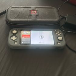 Nintendo Switch Lite +2 Games