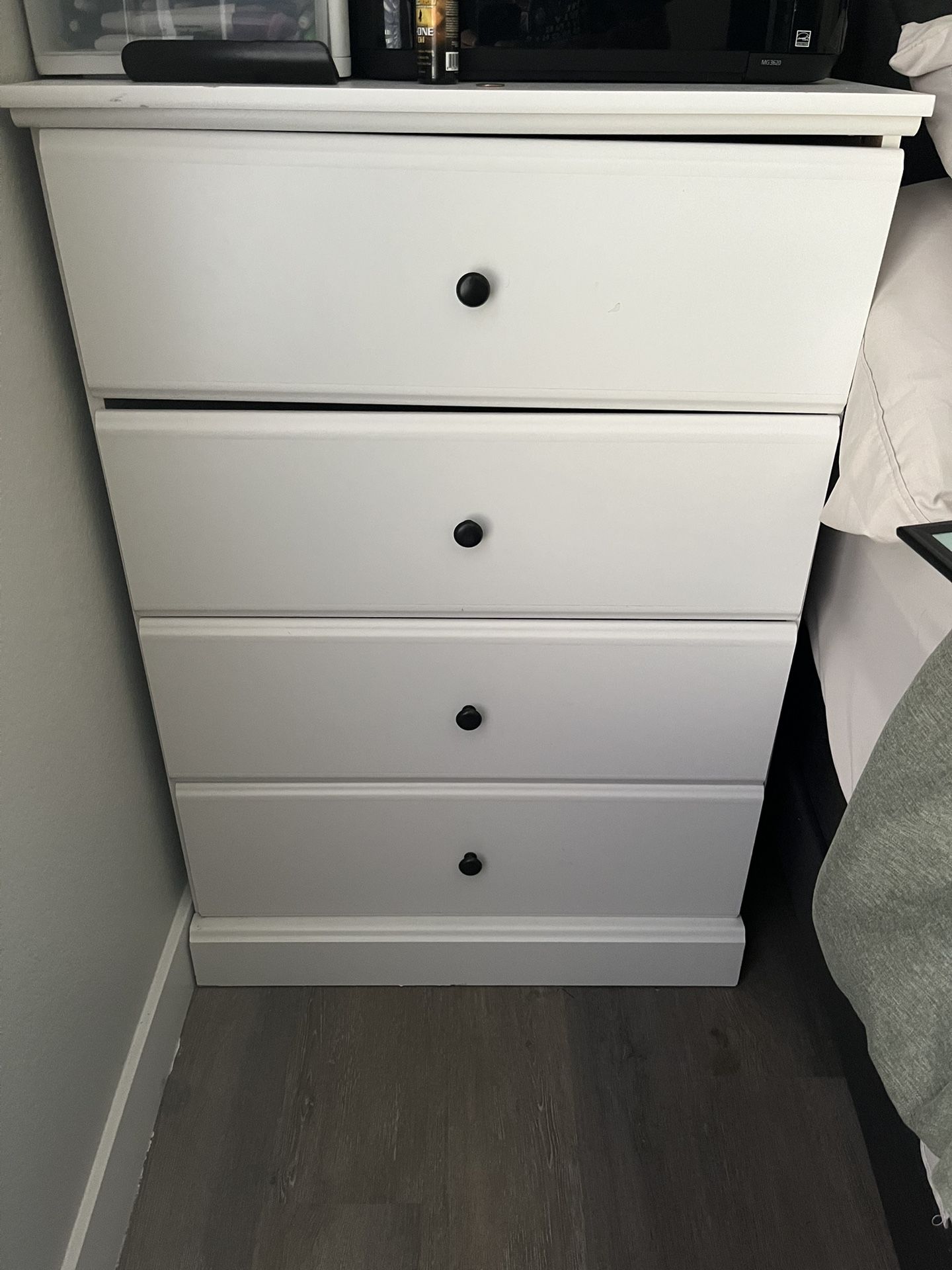White 4-Drawer Dresser