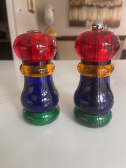 Salt and  Pepper shakers set