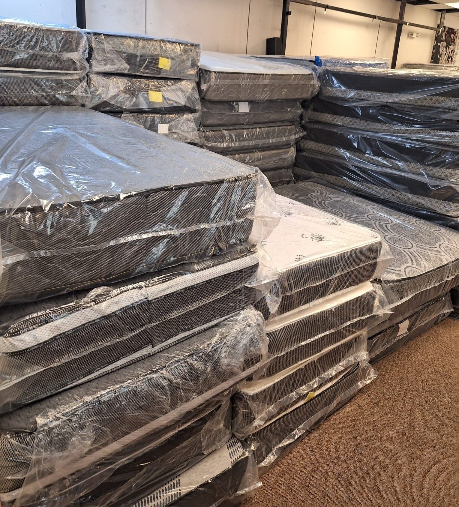 Super Liquidation Firm King Mattress ONLY Fast Delivery on Sale