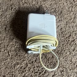 Apple Laptop Charger (works)