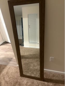 Stand up mirror