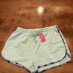 Woman’s new with tag simply southern shorts shipping available