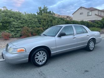 2005 Ford Crown Victoria