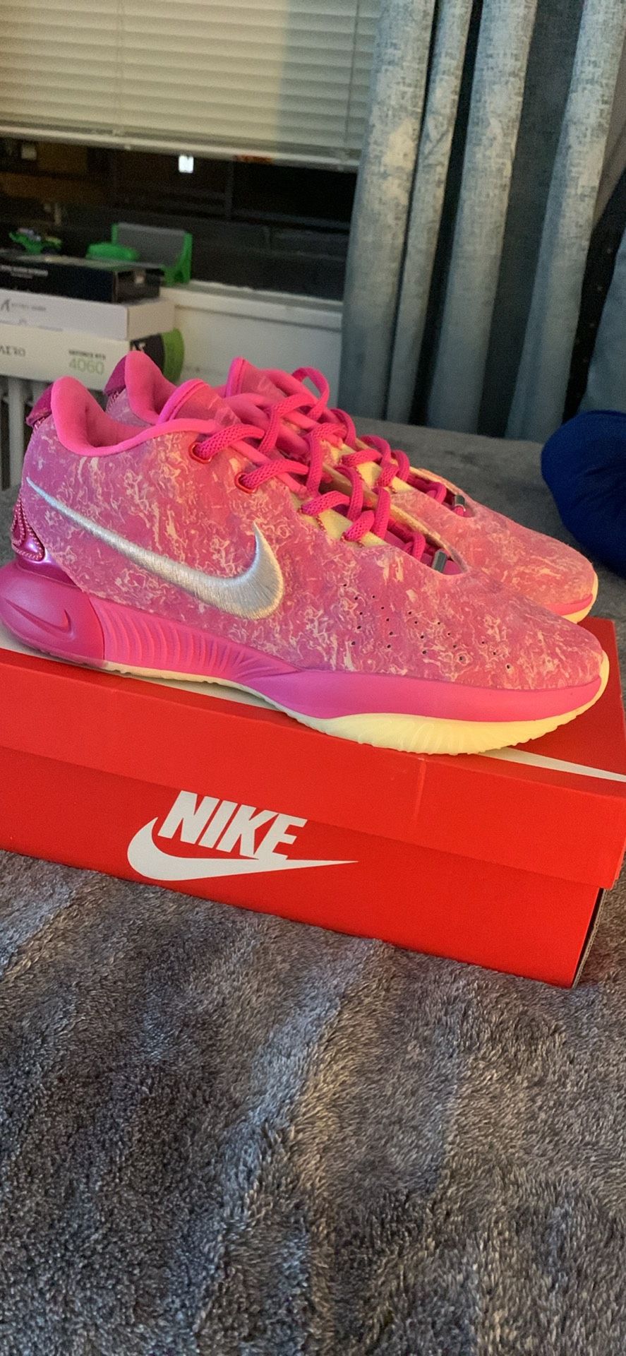 LeBron 21 “The World is Your Oyster”