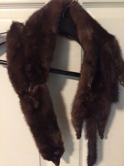 Natural collar, mink