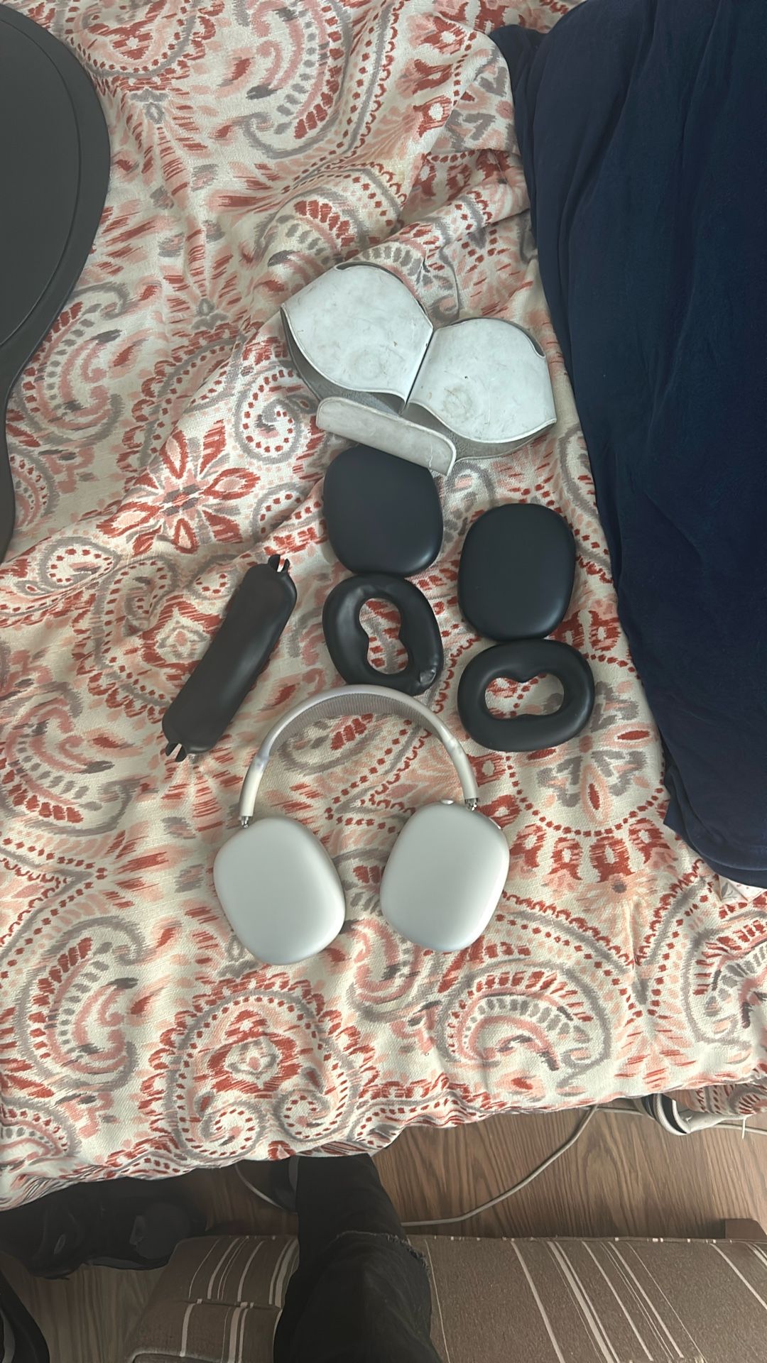 AirPods Pro Max(lightning Not USB-C)