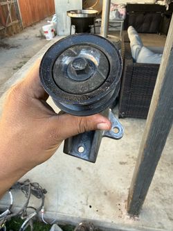 392 Hemi Idler Pulley With Bracket