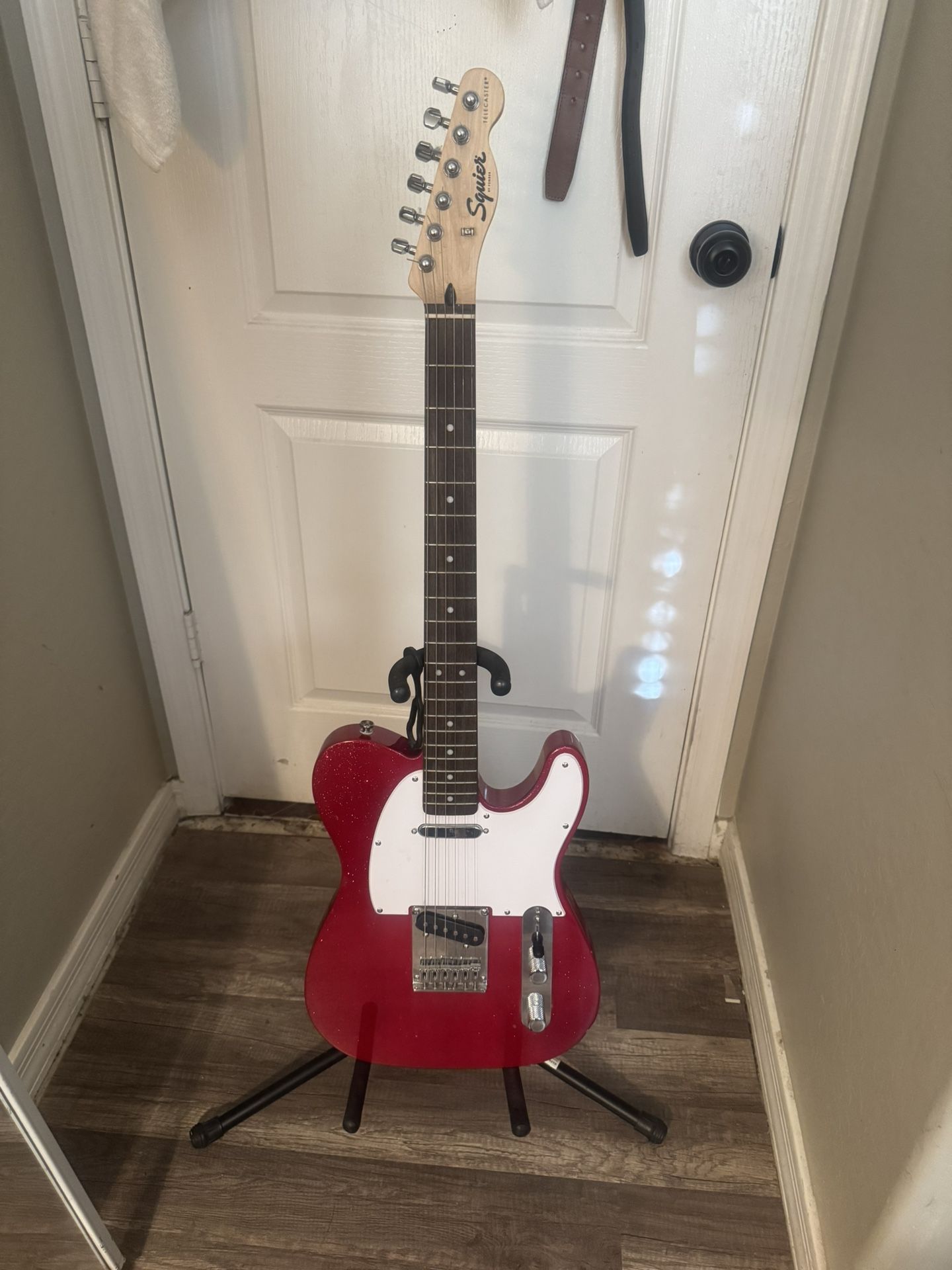 Squier Telescaster With Mini Amp And Pedal