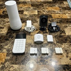 SimpliSafe Gen 3 Starter Bundle w/ Panic Button