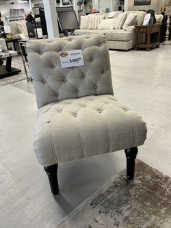 Accent chair