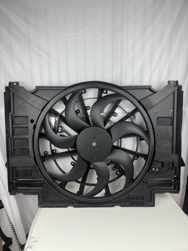 Radiator Cooling Fan Assembly For 2017-2019 Jaguar XE XF 2.0L 3.OL