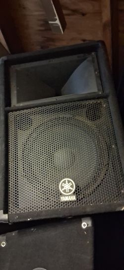 Yamaha speake. Only 1