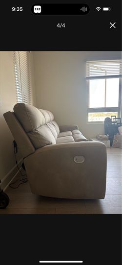 3 piece zero gravity reclining sectional (barely used condition)