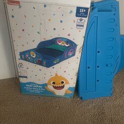 BABY SHARK BED