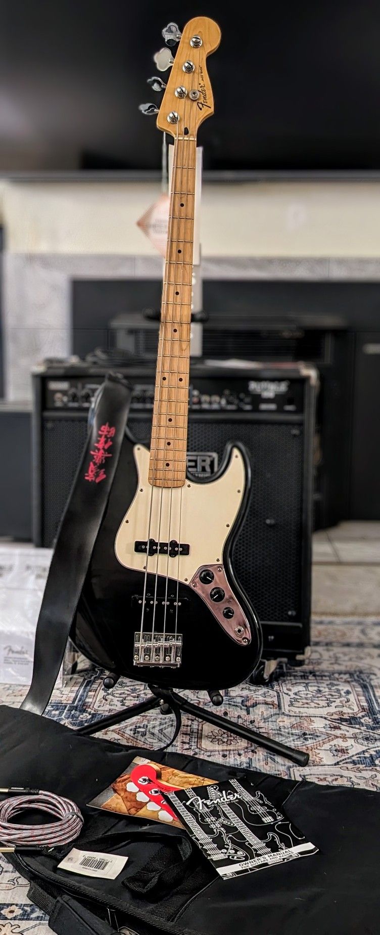 FS/FT: 2002 MIM J Bass, accessories, case candy and Rumble 150 amp (make offer)