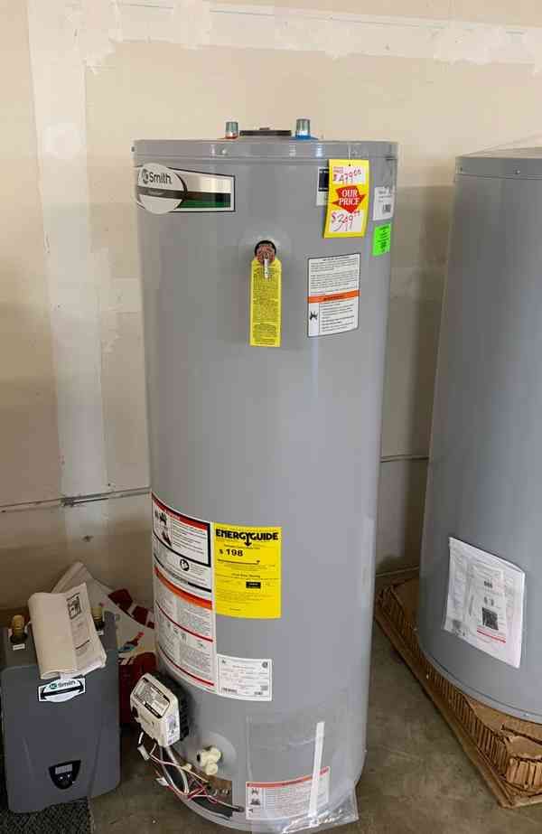 NEW AO SMITH WATER HEATER WITH WARRANTY 40 gallon TQQ1Z