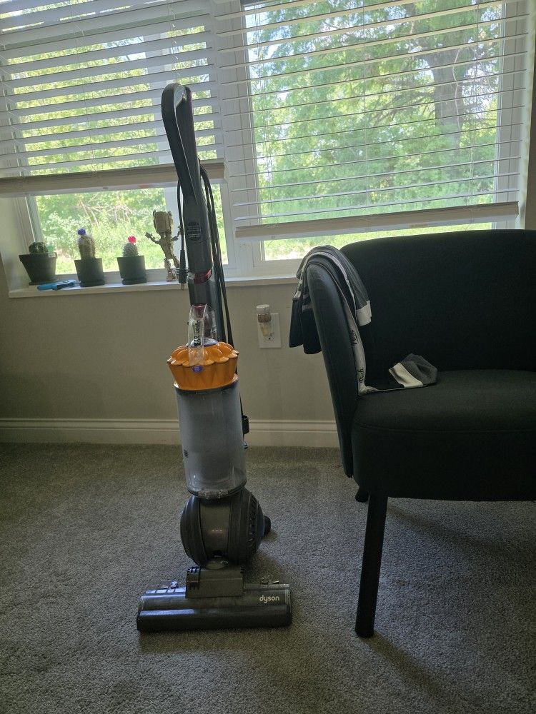 Dyson MULTIFLOOR VACUUM