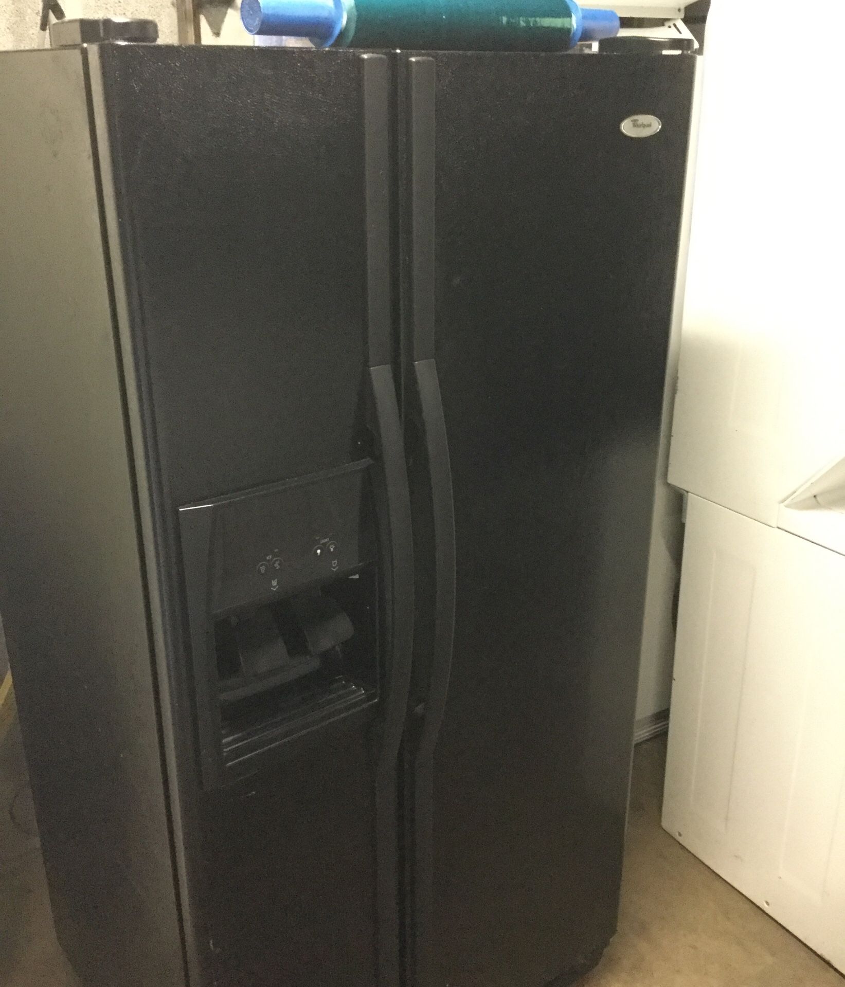 Black whirlpool kitchen set/ warranty/ delivery and installation are available