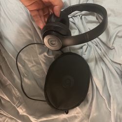 Beats Solo 3 Used/ One Side Working Only 