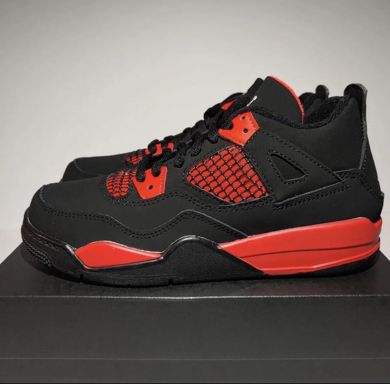 Jordan Crimson / Red Thunder 4s