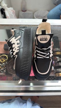 Stylish platform shoes