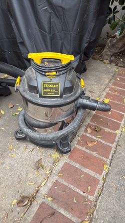 Stanley 4HP 6-Gallon Wet/Dry Vac