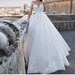 Long Trailed Long Wedding Dress 