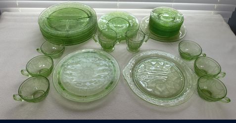 1930s Hocking URANIUM Green Glass CAMEO Ballerina
