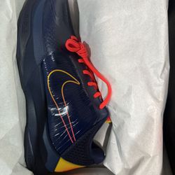 Nike Kobe Caitlyn Clark Size 10