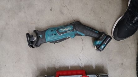 Makita Cordless Saw